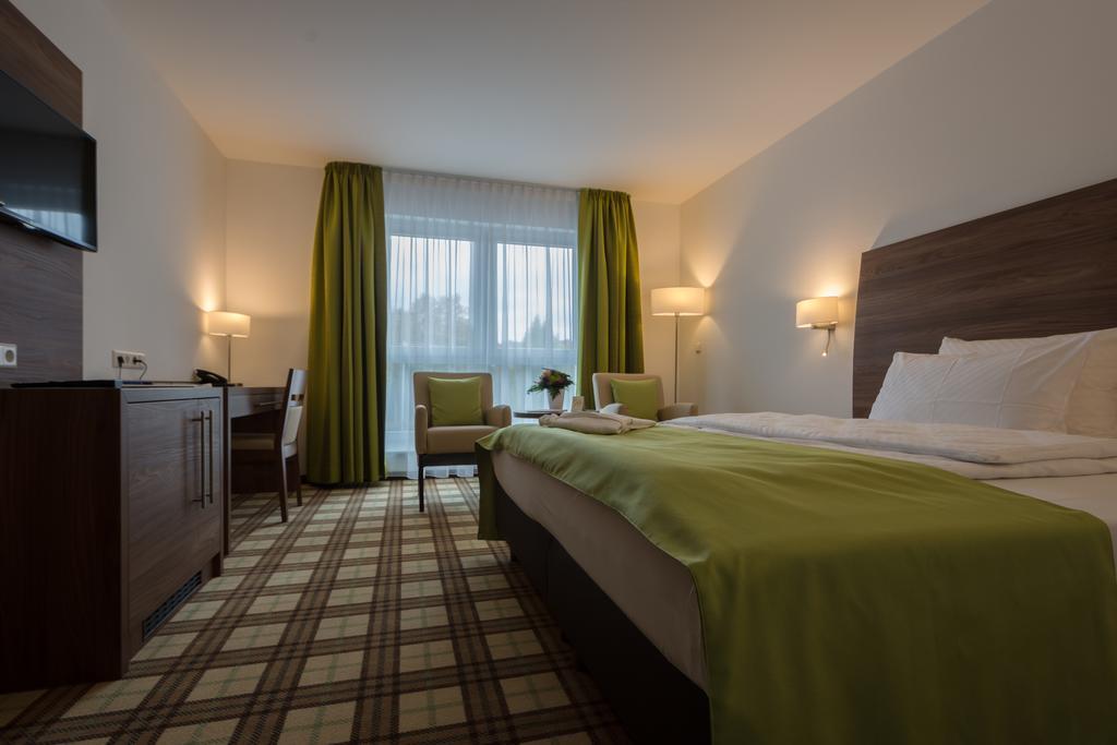 Hotel Fortuna Швебіш-Гмюнд Екстер'єр фото