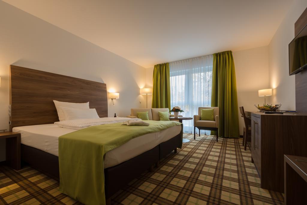 Hotel Fortuna Швебіш-Гмюнд Екстер'єр фото