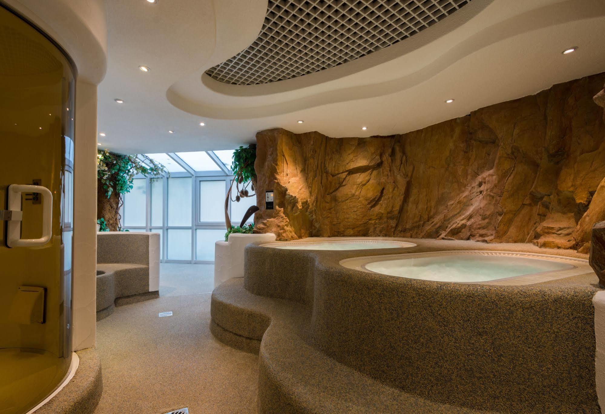 Hotel Fortuna Швебіш-Гмюнд Екстер'єр фото