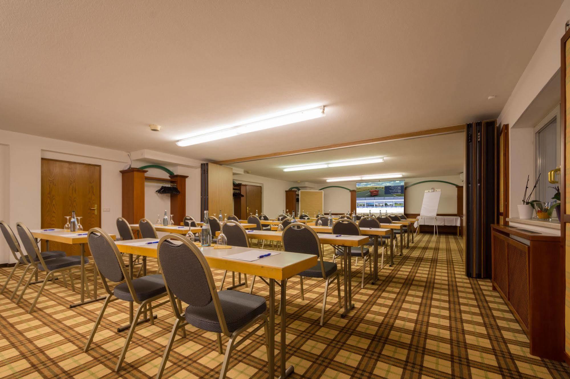 Hotel Fortuna Швебіш-Гмюнд Екстер'єр фото
